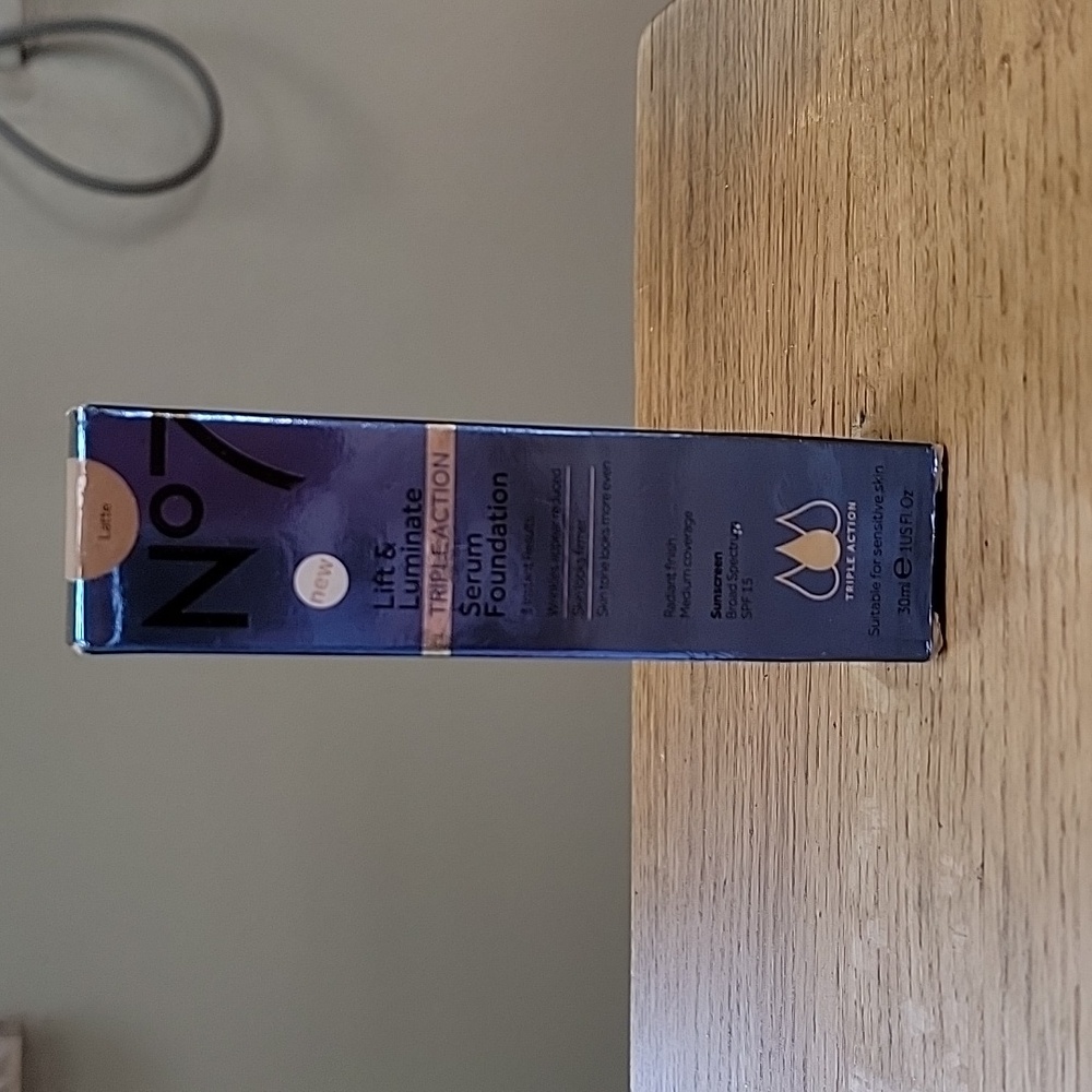 No. 7 lift & luminate triple action serum foundation